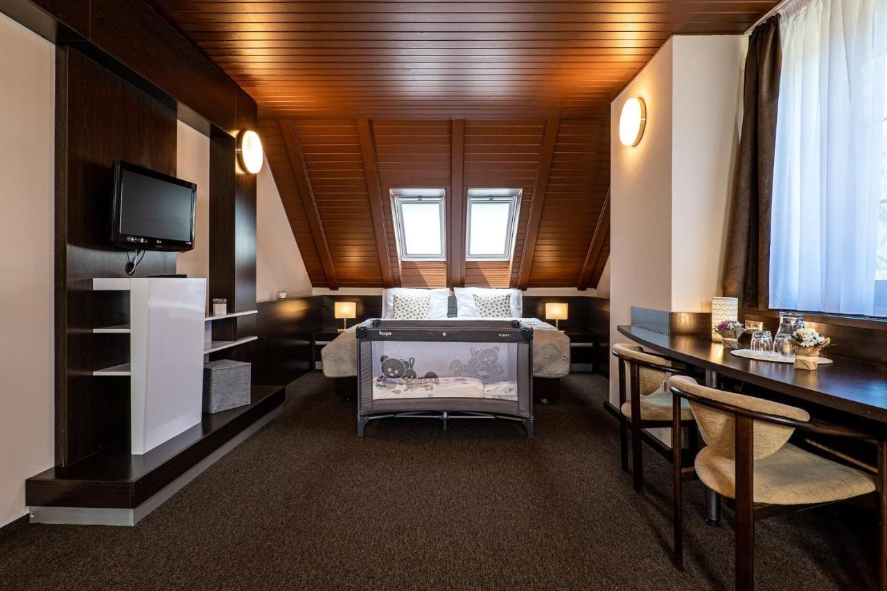 Wellness Hotel Pod Kycmolem Горни-Ломна Экстерьер фото
