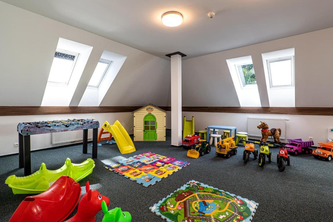 Wellness Hotel Pod Kycmolem Горни-Ломна Экстерьер фото