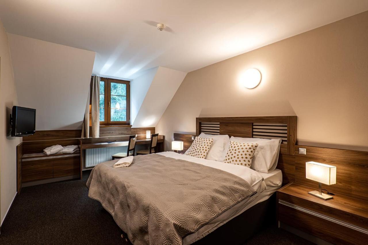 Wellness Hotel Pod Kycmolem Горни-Ломна Экстерьер фото